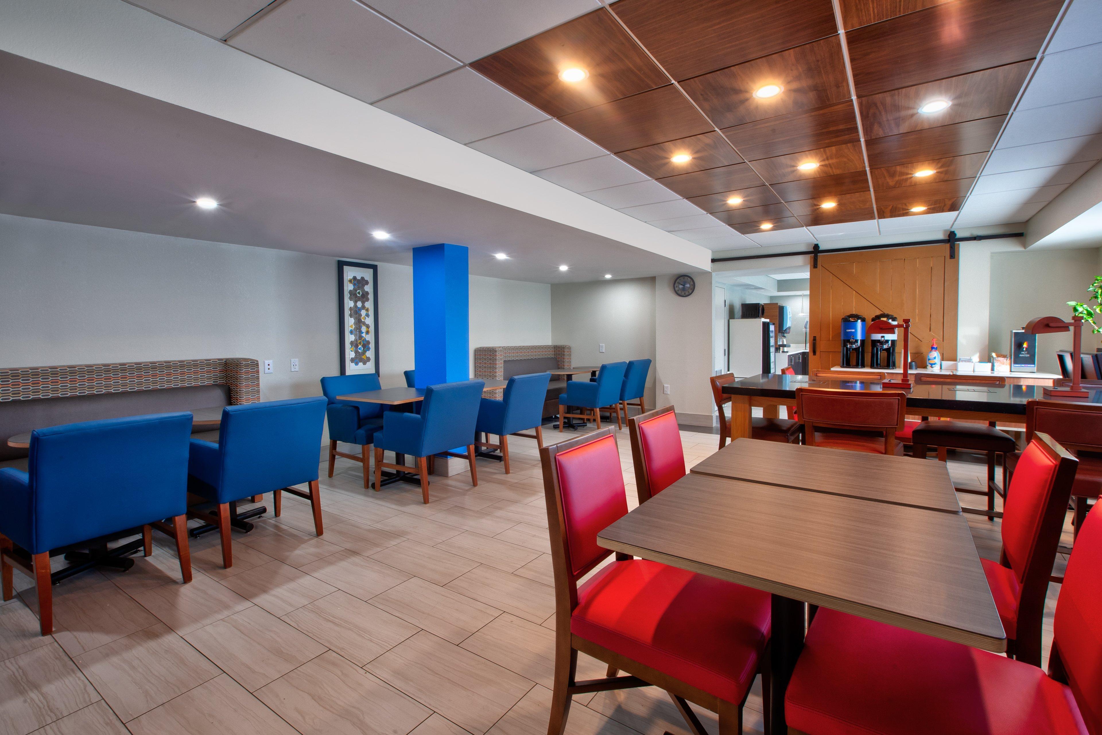 Holiday Inn Express Fairfax-Arlington Boulevard By Ihg Exterior foto